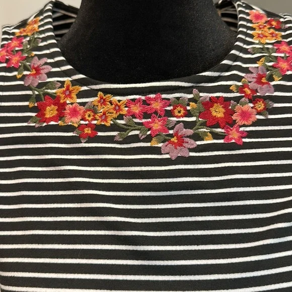 Savanna Jane Small Black and White Stripe  Embroidered Floral Tank Top - Picture 2 of 6